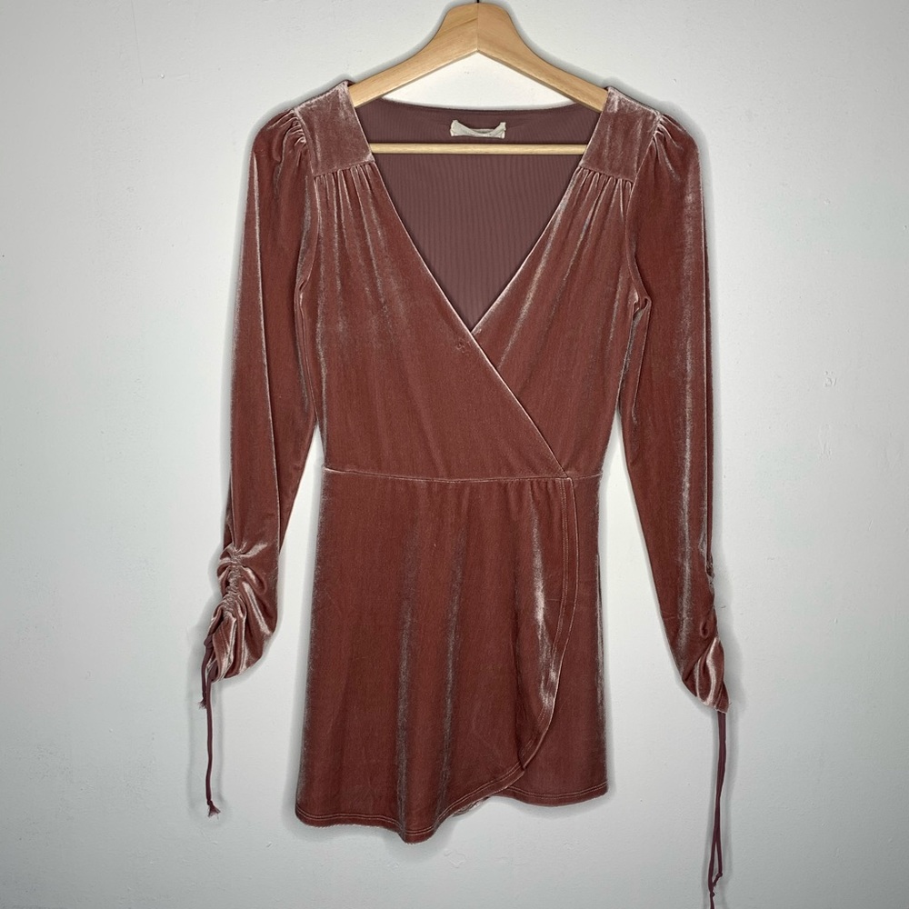 UO Urban outfitters blush velvet wrap romper - Picture 3 of 8
